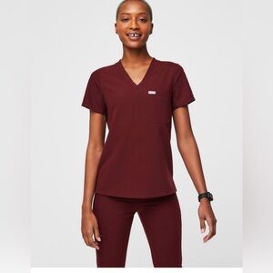 Figs women burgundy Catarina one pocket scrub top